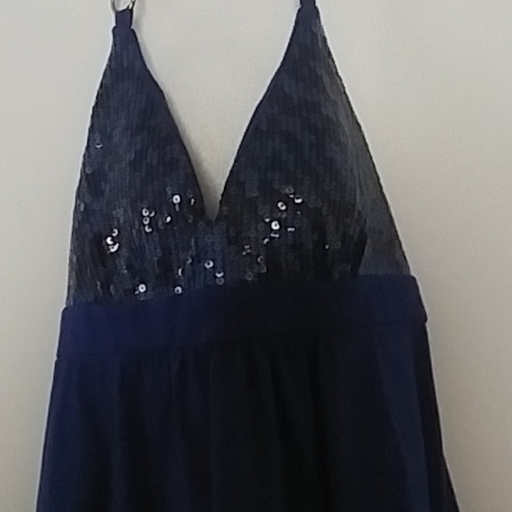 Top - Picture 2 of 3